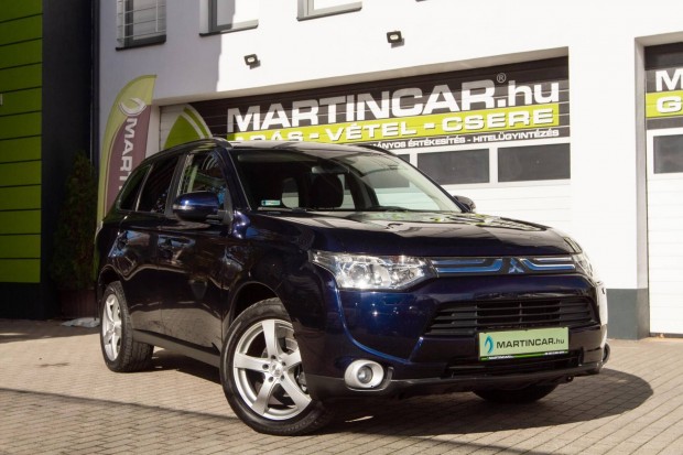 Mitsubishi Outlander 2.2 DI-D Intense Plus 4WD...