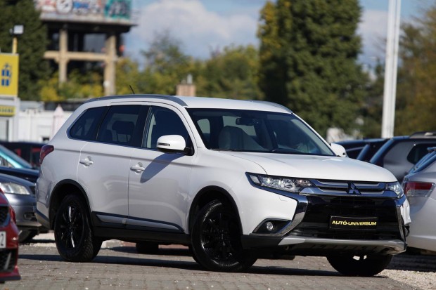 Mitsubishi Outlander 2.2 DI-D Intense Plus 4WD...