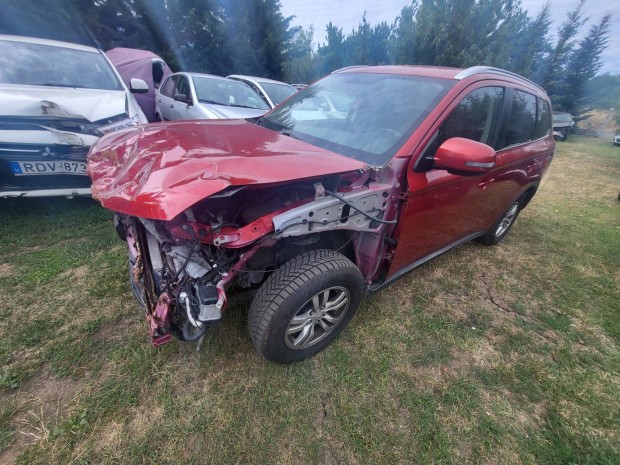 Mitsubishi Outlander 2.2 DI-D Invite 4WD 7 szem...