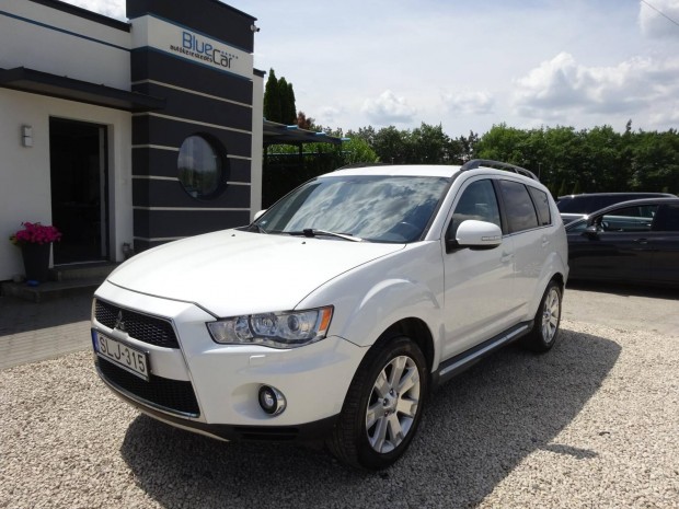 Mitsubishi Outlander 2.2 D Instyle 2WD!!Xenon!!...