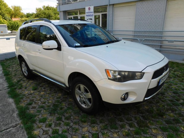 Mitsubishi Outlander 2.2 D Instyle Navi TC-SST EU5