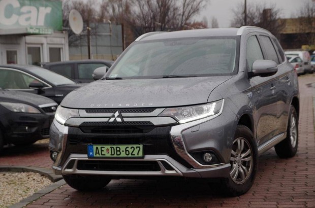 Mitsubishi Outlander 2.4 Phev Elegance 4WD CVT...