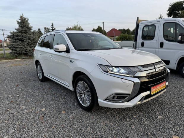 Mitsubishi Outlander 2.4 Phev Instyle 4WD CVT P...