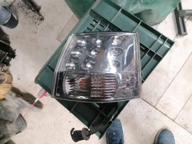 Mitsubishi Outlander II LED hátsó lámpa jobb oldali eladó!