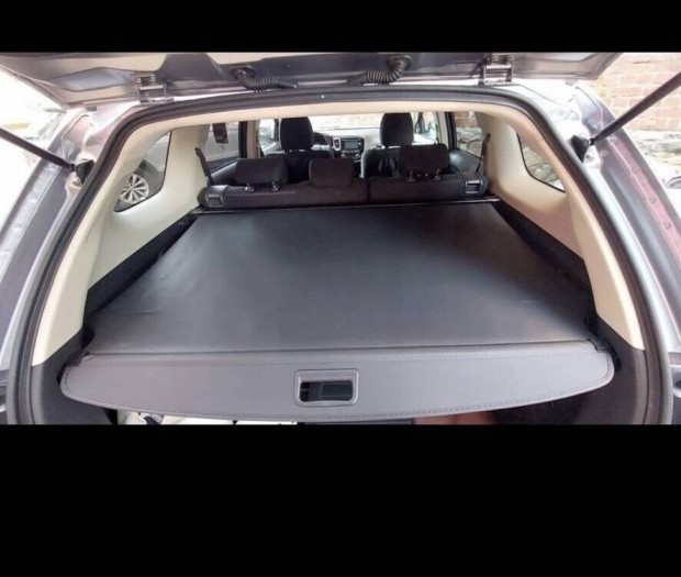 Mitsubishi Outlander csomagt�r rol� roletta kalaptart�