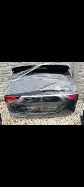 Mitsubishi Outlander csomagtérajtó