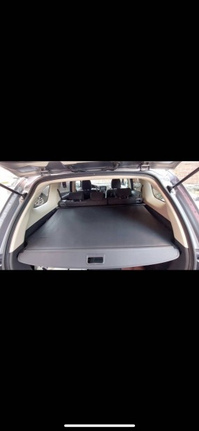 Mitsubishi Outlander roló roletta kalaptartó