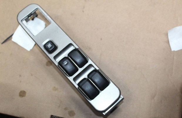 Mitsubishi Pajero 2006 ablakemelő kapcsoló bal (4 gombos)
