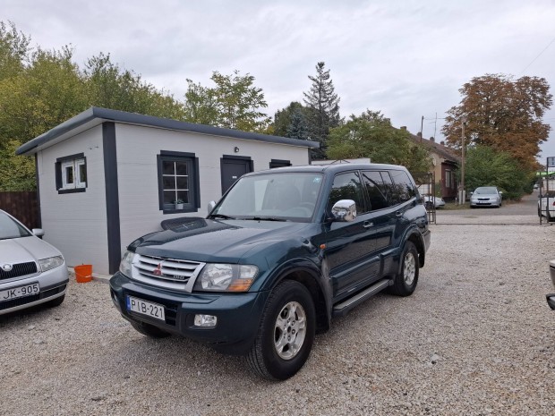 Mitsubishi Pajero 3.2d 7 személy 4x4