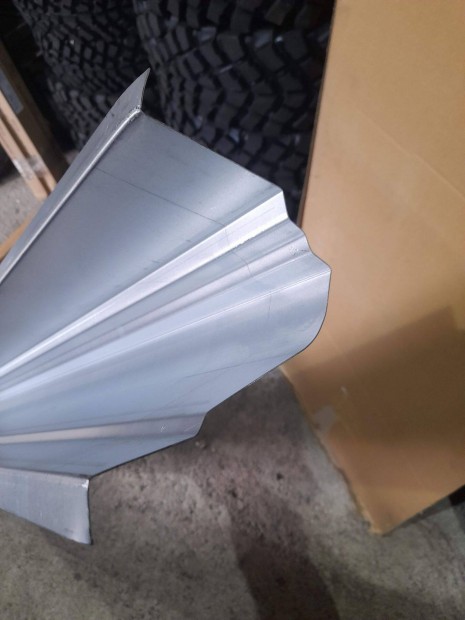 Mitsubishi Pajero 3 k�ls� k�sz�b elem