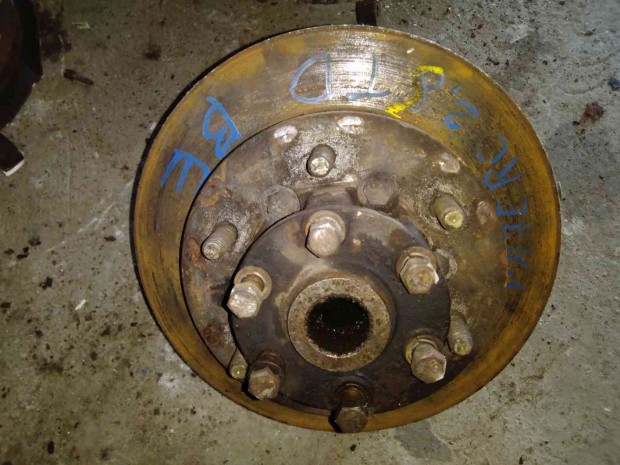 Mitsubishi Pajero Bal Els� Csonk�llv�ny Ker�kaggyal