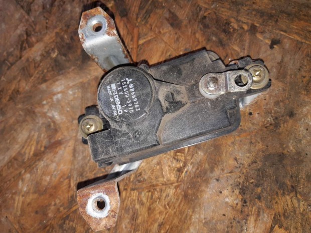 Mitsubishi Pajero Bal H�ts� Ajt� K�zpontiz�r Motor