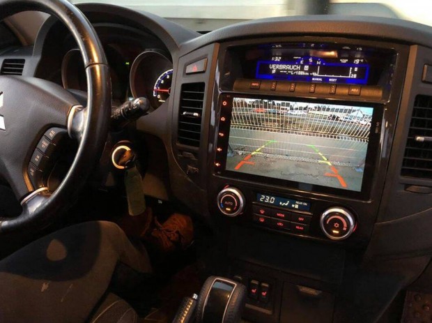 Mitsubishi Pajero Carplay Multimédia GPS Rádió Tolatókamerával