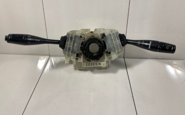 Mitsubishi Pajero III Korm�nykapcsol� 17B153