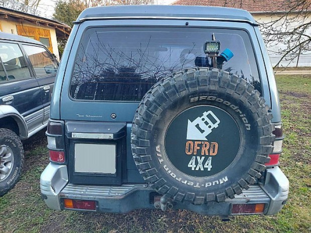 Mitsubishi Pajero II 2 MK2 első hátsó lámpa fényszóró lökhárító stb