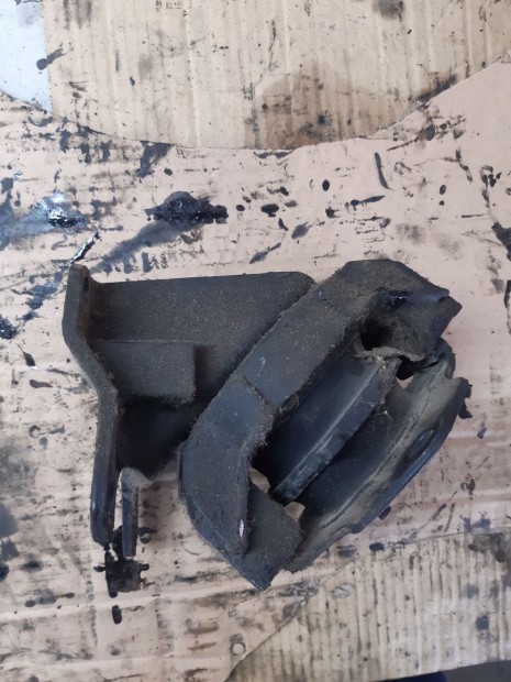 Mitsubishi Pajero II Motortart� Bak