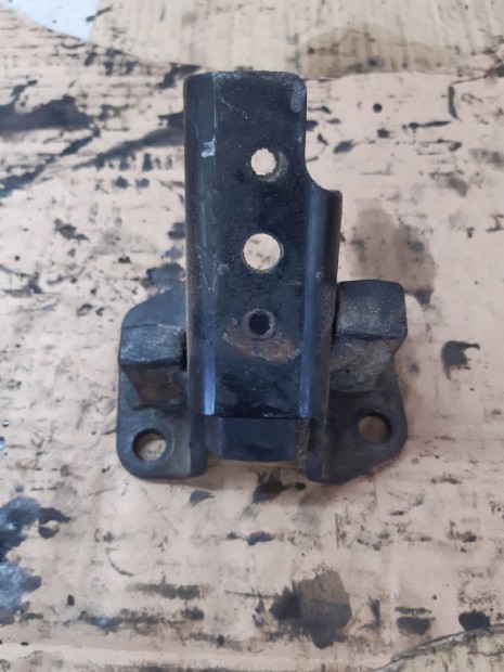 Mitsubishi Pajero II Motortart� Bak