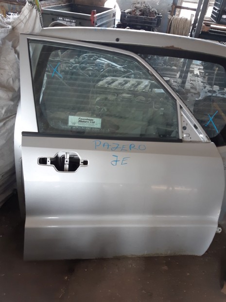 Mitsubishi Pajero Jobb Els� Ajt�