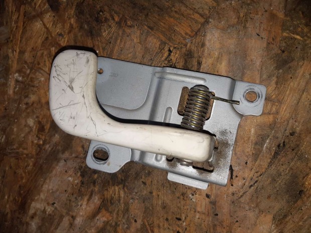 Mitsubishi Pajero Jobb H�ts� Bels� Ajt�kilincs