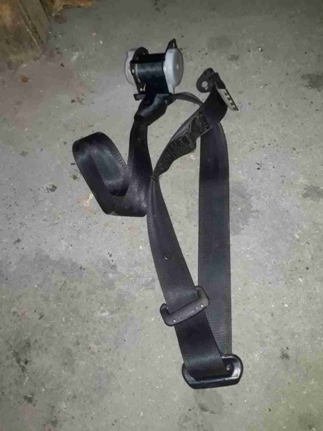 Mitsubishi Pajero K�z�ps� Sor Jobb Biztons�gi �v