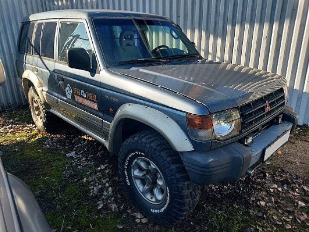 Mitsubishi Pajero R15 terepgumi terep gumi kerk felni stb