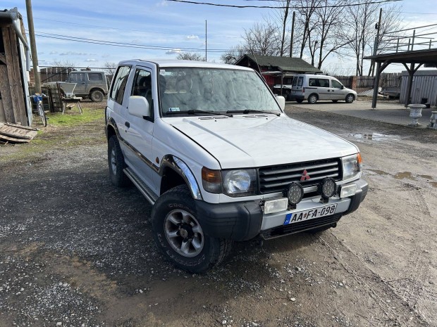 Mitsubishi Pajero V24