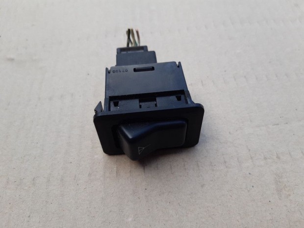 Mitsubishi Pajero (1996-2001) Antenna Kapcsol�