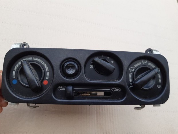 Mitsubishi Pajero (1996-2001)  F�t�skapcsol� Kl�m�s