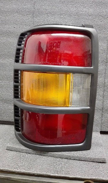 Mitsubishi Pajero h�ts�l�mpa bal 1992 -
