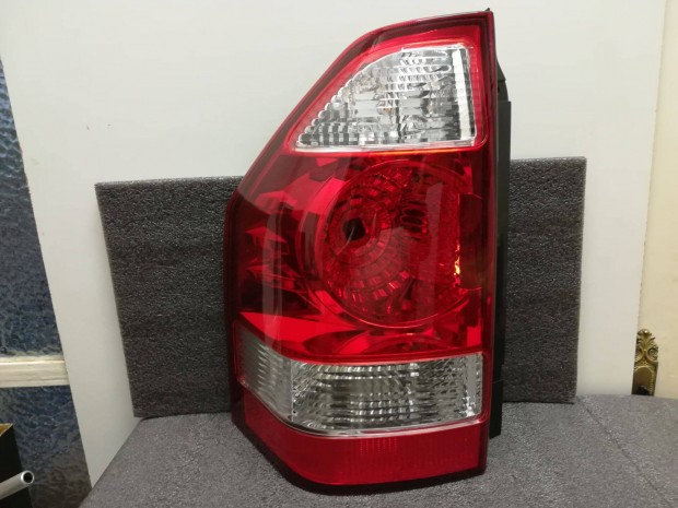 Mitsubishi Pajero h�ts�l�mpa bal fels� 2003 -> 2006