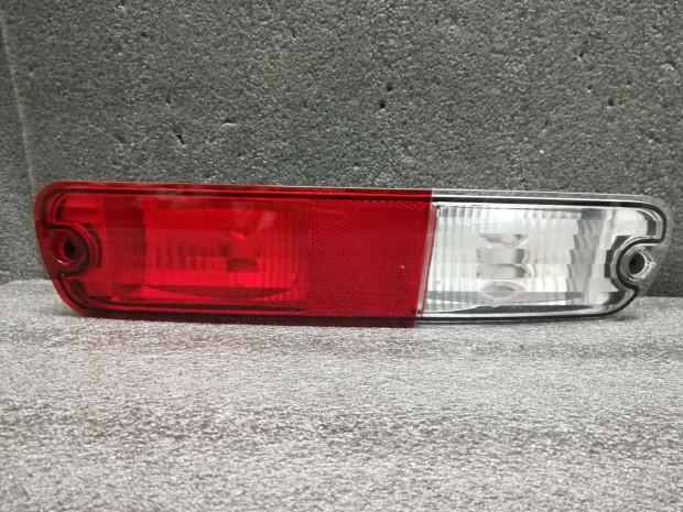 Mitsubishi Pajero h�ts�l�mpa jobb 2003 -> 2006 als�