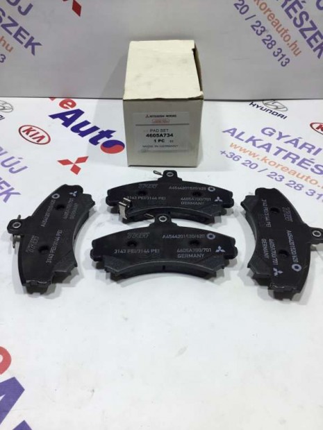 Mitsubishi Space Star f�kbet�t garnit�ra els� 4605A734