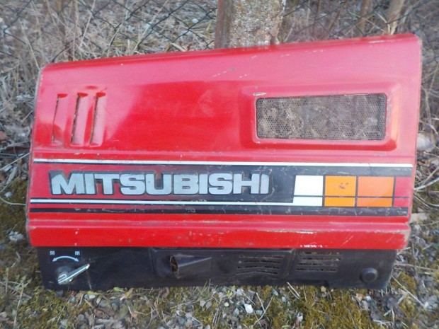 Mitsubishi T 16-os traktorra gyri motorhztet burkolat elad