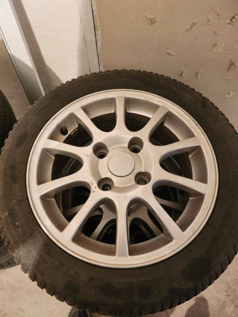 Mitsubishi alu felni, gumival