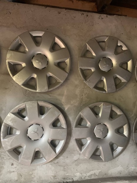 Mitsubishi diszt�rcsa garnit�ra