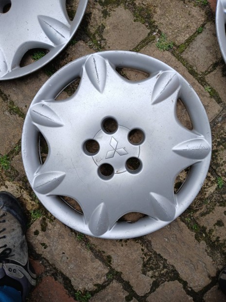 Mitsubishi gyári disztárcsa garnitúra 16"elado.