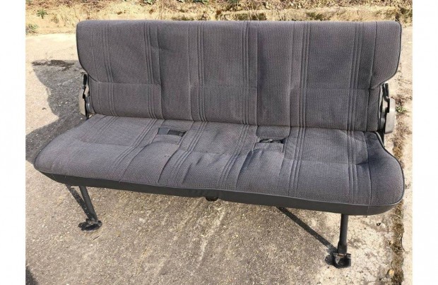 Mitsubishi haszonjrm bels lssor