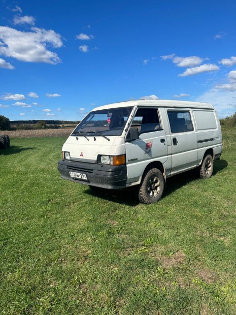 Mitsubishi l300