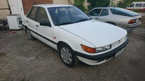 Mitsubishi lancer 1990 15benzin alkatresz