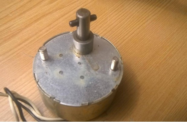 Mitsubishi motor , E 75520 , 100 V-os, használt , 20 ford. perc