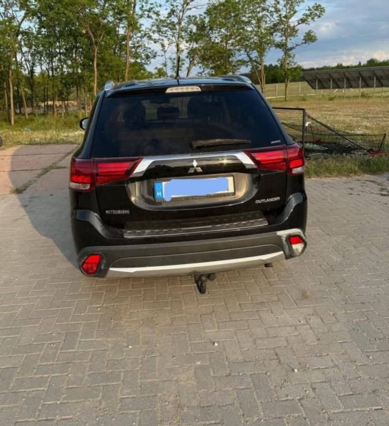 Mitsubishi outlander 2.2 di-d intense plus 4wd