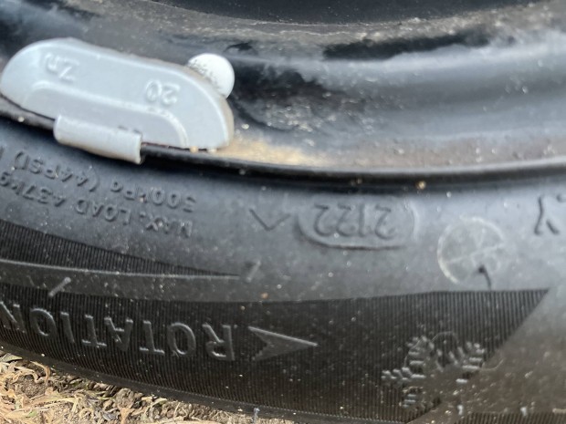 Mitsubishi space star mirage téligumi felnivel 165/65r14