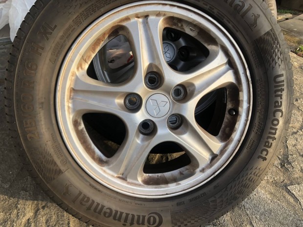 Mitsubishi suv felni elad� 