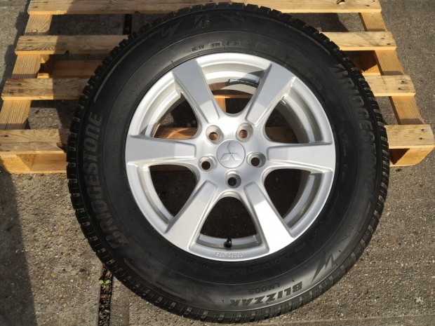 Mitsubishi j 16-os tlikerk 5x114,3-as 