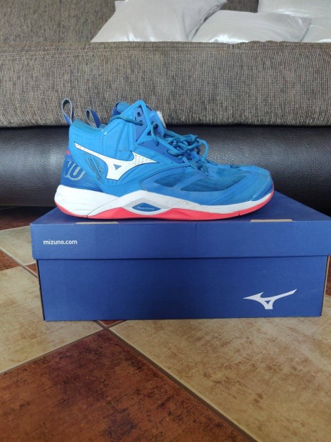 Mizuno Wave Momentum 2 Mid kzilabdacip 