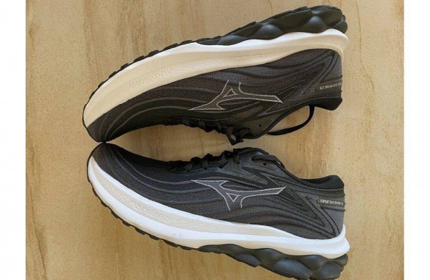 Mizuno Wave Skyrise 5 futcip, bels talphossz: 27,5 cm