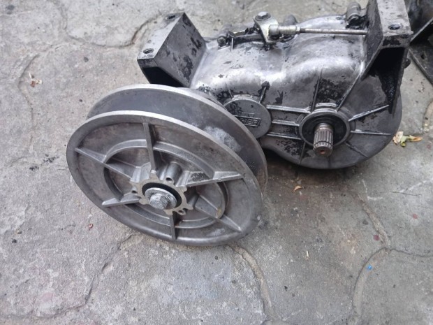 Mobedautó Lombardini motorhoz való váltó eladó