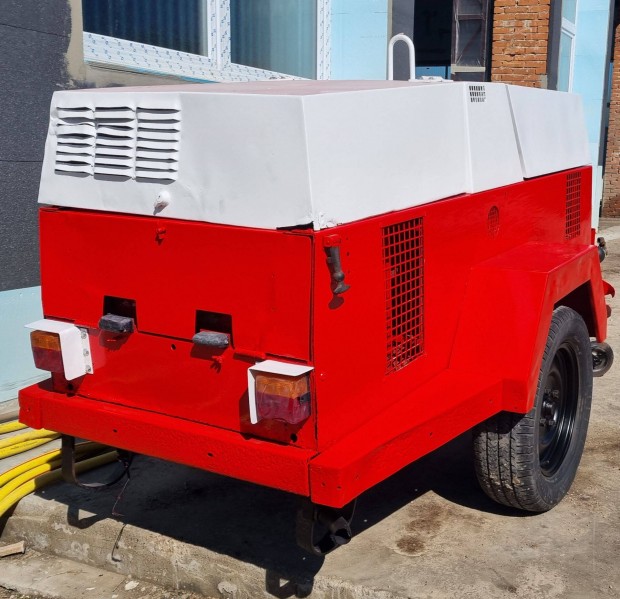 Mobil heggesztőaggregátor 400 A 4 hengeres Peugeot motorral