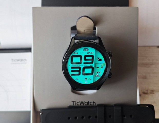 Mobvoi Ticwatch C2+ okosra