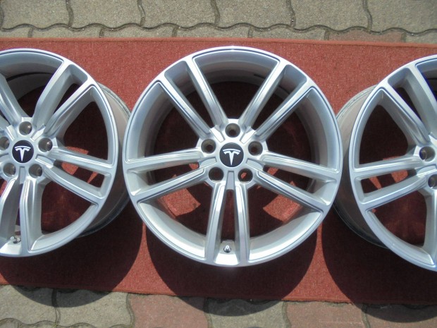 Model S gyári alufelni + T.P.M.S eladó